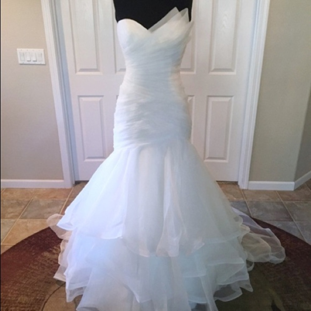 Ivory Wedding Dress by Essense Of Australia D2088